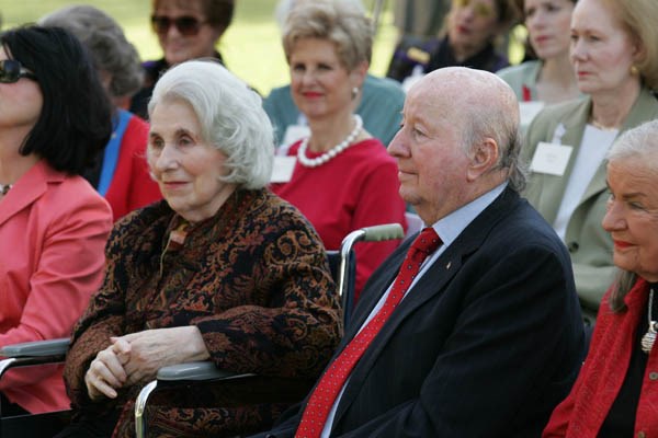 <p><b>43. George & Cynthia Mitchell</b></p>  39.5 milyon dolar