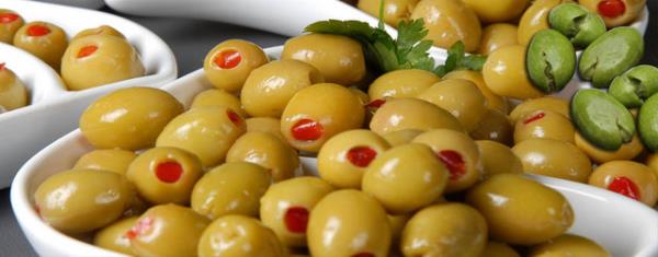 <p><b>Zeytin</b></p>    Evet, belki aracaksnz ama zeytin ve zeytin ya da kimi insanlarda ba arsna yol aabiliyor.