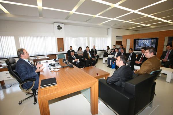 Cesur ruhlu tavrlar ile cesaret gerektiren her tr iin stesinden gelir. Bu yzden askeri alanlardaki mesleklerde, personel sorumluluu olan mesleklerde, ticari hayatta risk almay gerektiren ilerde cesaretli tavrlarn kullanarak gelir elde edebilecei mesleklerde son derece baarldr.