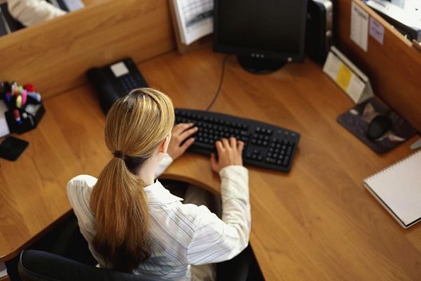 6. Kadn iinin evlenmesi (Kadnn evlendii tarihten itibaren bir yl ierisinde kendi arzusuyla i akdini sona erdirmesi)