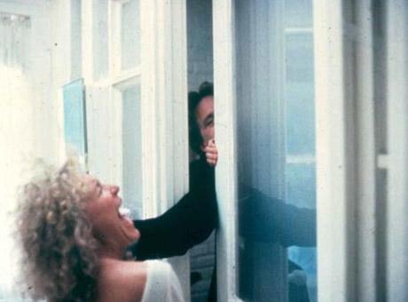 <p><b>FATAL ATRACTION (LDREN CAZBE)</b></p>    Ynetmen: Adrian Lyne (1987)