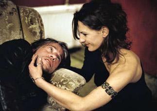 <p><b>GEGEN DIE WAND (DUVARA KARI)</b></p>    Ynetmen: Fatih Akn (2004)