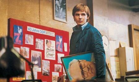 <p><b>GOODBYE LENIN (HOAKAL LENN)</b></p>    Ynetmen: Wolfgang Becker (2003)