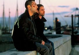 <p><b>KURZ UND SCHMERLOZ (KISA VE ACISIZ)</b></p>    Ynetmen: Fatih Akn (1998)