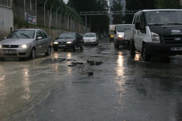 Neymi efendim Kadir Topba akll otobs getiriyormu! Biz zmir Bel. olarak DEREBS getirdik bee ! &#8207;<b>@E_Osmanoglu</b>