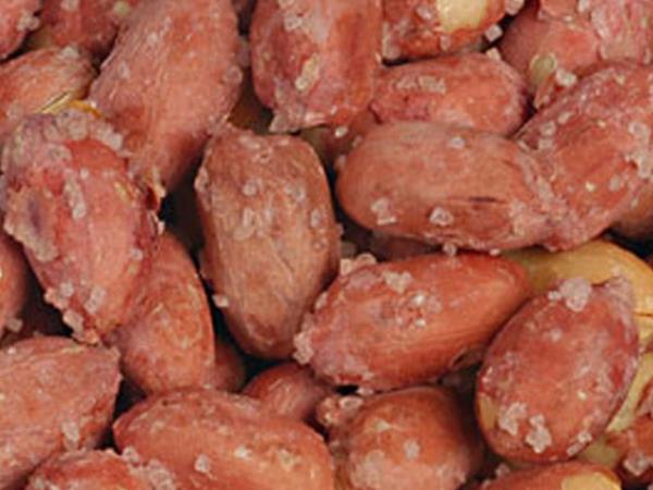 4. FISTIK: Toplam nfusun yzde birinin fstk alerjisi var. lmle sonulanan alerji vakalarnn byk blm fstktan kaynaklanyor.