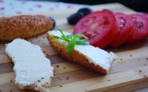 23. KREM PEYNR: Yksek oranda ya ieren bu rnler kalp saln olumsuz ynde etkiliyor.