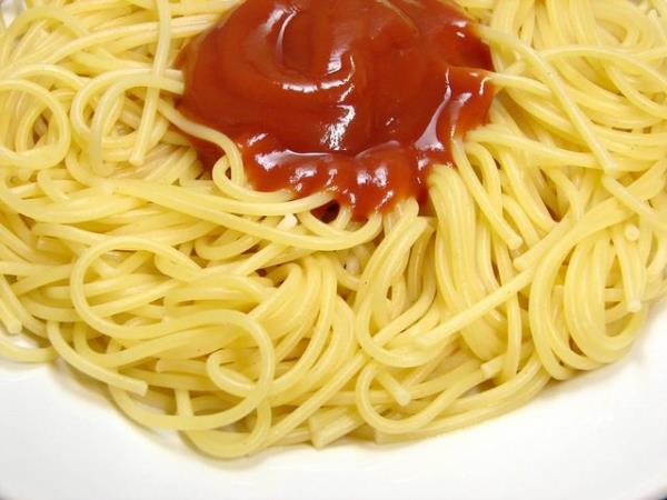 25. MAKARNA: Hamurdan yaplan makarnann fazla tketilmesi mide hastalklarna neden oluyor.