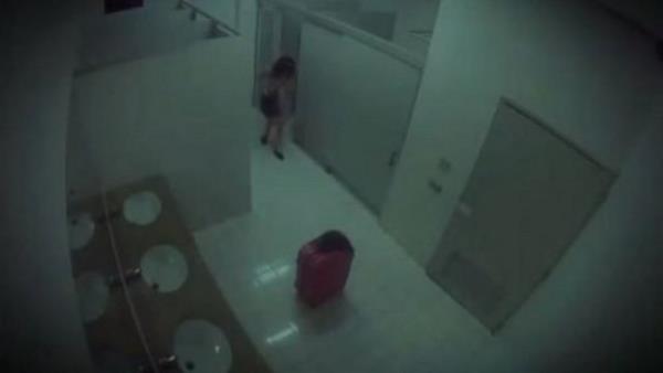 akaya kurban gidenlerin tepkileri ise akay hazrlayan ekipler tarafndan tuvalete yerletirilen gizli kameralara yansd.