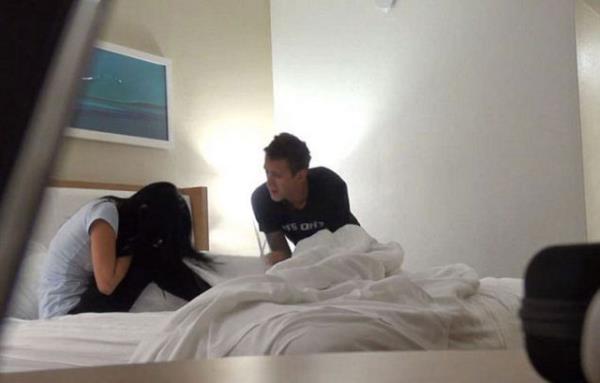 Ama her ey bekledii gibi gitmedi. Gen adamn sevgilisi 'ben de seni aldattm' dedi.