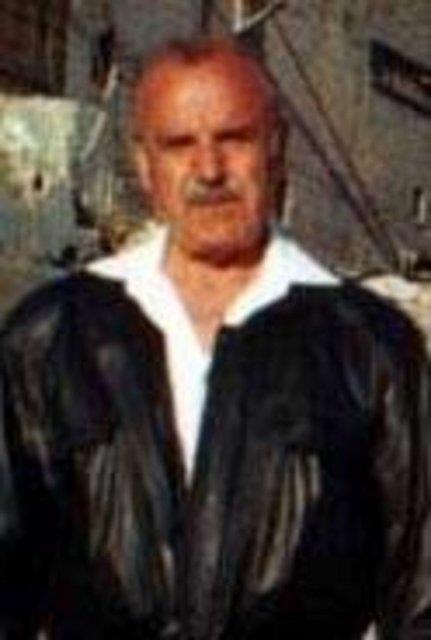 ASOD yesi olan sanat, 2003 ylnda bir dizi filmin ekimi iin gittii Erzurum'da rahatszlanp stanbul'a dnmesinden ksa bir sre sonra kalp krizi neden yaamn yitirdi.