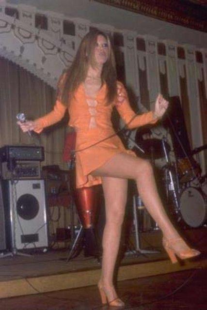 Bir gnlk konser iin gittii Batman'da 10 gn kalnca tant Hasan lk, evlendikten sonra ikenceye balad. Raporlar alp mahkemelerde gnler geiren Serpil rmcer, bu evlilikten glkle kurtuldu.