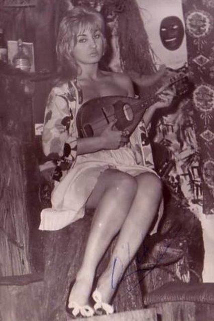 Tekgl'n lmnden sonra onun adna sevindirici olan haber ise aktr Halil Ergn'den geldi.