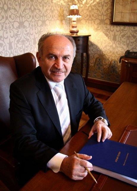 stanbul'da Kadir Topba