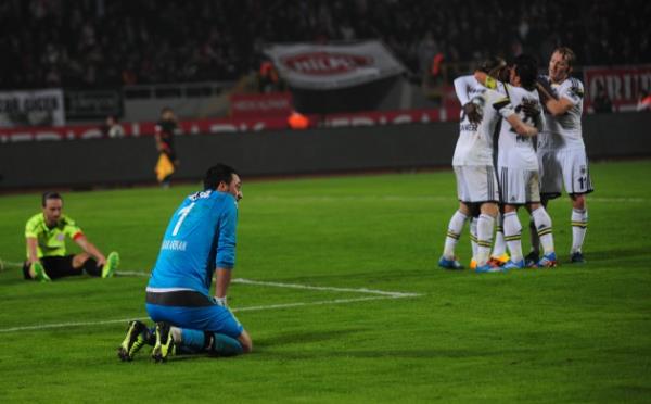 Melih endil'in Sow'un golne "Atamayana yine atyorlar, Antalya'da kural deimiyor!" demesi, F.Bahe?nin bu sezonunu harika zetliyor.