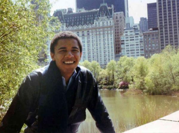 <p><b>Barack Obama, Amerika Birleik Devletleri Bakan</b></p>    1983 ylnda Columbia niversitesi politika biliminden mezun olduktan sonra ikago'ya tanan Obama, 1988 ylnda Harvard Hukuk Fakltesi'ne kaydoldu. Ama Harvard'dan nce manevi dnclerle ilgilendi ve seyahatler yapt...