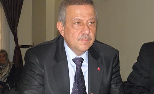 Bahelievler iin  senaryo konuuluyor. nc dnemini tamamlayan Osman Develiolu devam edebilir. Yerine en gl isim olarak mevcut ile bakan Hakan Bahadr gelebilir. Develiolu olmazsa dardan birisi de gelebilir. AK Parti'nin halef selef  ile bakan da aday aday...