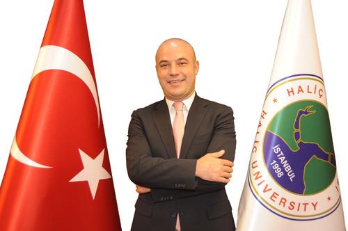 ili'de Mustafa Sargl'n CHP'nin stanbul Bykehir Belediye Bakan adayl dengeleri deitirebilir. AK Parti'de ilgin adaylar konuuluyor. Greve talip olanlar arasnda Hali niversitesi Mtevelli Heyeti Bakan Avukat Mansur Topuolu da var.