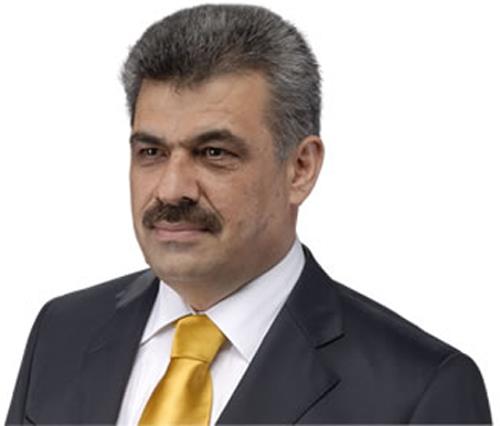 Saryer de aday enflasyonu yaanan ilelerden biri... Pek ok taliplisi var. Gl isimler ne kyor ve 'entrika'nn en youn yaand ile... Babakan Erdoan'n eski dava arkada ve eski milletvekili Selami Uzun'da karar kld iddia ediliyor. Eski ANAP'l ve MHP 'li Sedat zsoy'un AK Parti'nin Saryer belediye bakan aday olabilecei yksek perdeden syleniyor. CHP'nin aday adaylar arasnda da ciddi yar var.