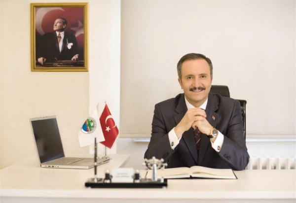 Kkekmece'de Aziz Yeniay muhtemelen yeniden aday olacak