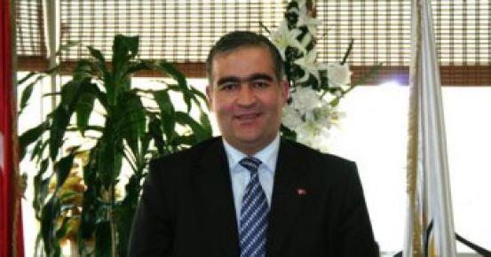 Gaziosmanpaa ve Eyp ise neredeyse ayn kaderi yaayan iki komu ile... Gerek Gaziosmanpaa Belediye Bakan Dr. Erhan Erol gerekse Eyp Belediye Bakan smail Kavuncu Yeni dnemde greve talip olmama karar ald. ki ilede de greve pek ok talip olan isim var. zellikle Gaziosmanpaa'da her dnem aday aday olan isimler ne kyor. Aday aday olmamasna ramen smail Ergne ad ne kyor.