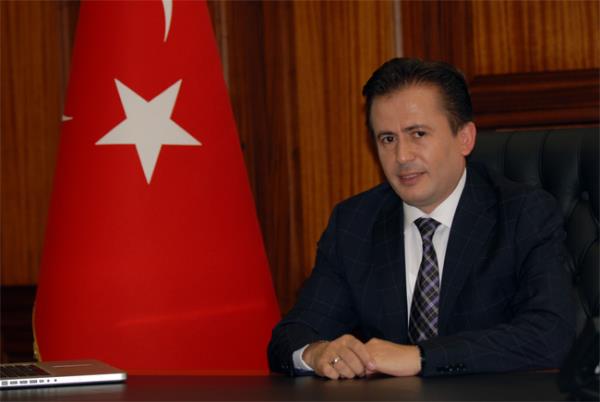 Tuzla'da Bakan adi Yazc devam edecek gibi... Sadece 3 aday aday var.