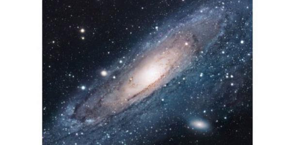 Bilim insanlar en ufak paras yok oluncaya dek kara deliin Dnya'y yutacan savunmu, hatta 2008'de projeyi engellemeye almlard...