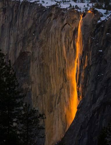 ABD'nin California eyaletinde bulunan Yosemite Milli Park elalesi her yl ubat aynda bu ilgin grntye sahne oluyor...