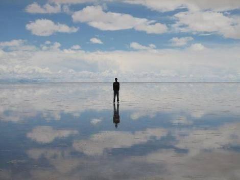 Taylor Buzulu, Antarktika Antarktika'da bulunan ok saydaki buzuldan biri olan Taylor Buzulu'nun, burun noktasndan bir demir oksit nehri akyor. 2009'un Nisan aynda, bilim insanlar Taylor Buzulu'ndaki kkrt ve demir alamlar zerinde milyonlarca yldr yaamn srdren bir bakteri topluluu bulduklarn aklad.