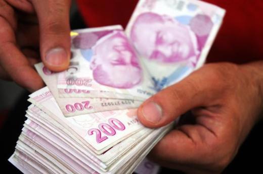 TOPLU szleme grmelerine gre 2.6 milyon memurla, 1.9 milyon memur emeklisi, katsay art ve enflasyon fark demesiyle yeni yla ifte zamla girecek. te Ocak-Aralk 2014 dneminde emekli ayl alan memurlarn emekli aylk tutarlar ile Ocak-Aralk 2014 dneminde aylk balanacak memurlarn emekli aylk ve ikramiye tutarlar...