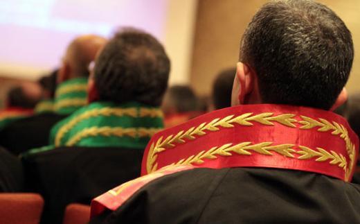 <p><b>Yargtay Dantay yeleri,1.Snf Hakim ve Savclar</b></p>    25 YIL 4.567,71  <p>26 YIL 4.603,05</p>  27 YIL 4.638,40  <p>28 YIL 4.673,75</p>  29 YIL 4.709,09  <p>30 YIL 4.744,44</p>  31 YIL 4.779,79  <p>32 YIL 4.815,13</p>  33 YIL 4.850,48  <p>34 YIL 4.885,83</p>  35 YIL 4.921,17  <p>40 YIL 5.097,91</p>  45 YIL 5.274,64  <p>50 YIL -</p>  25 YIL KRAMYE 84.968,07  <p>30 YIL KRAMYE 101.961,68</p>