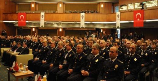 <p><b>E.H.Tefti.Kur.Bk. Polis Akademisi Bakan Emniyet Genel Mdr Yardmclar- Emniyet Mdrleri (Ankara-stanbul-zmir)</b></p>    25 YIL 3.013,38  <p>26 YIL 3.040,78</p>  27 YIL 3.068,18  <p>28 YIL 3.095,58</p>  29 YIL 3.122,98  <p>30 YIL 3.150,38</p>  31 YIL 3.177,78  <p>32 YIL 3.205,18</p>  33 YIL 3.232,58  <p>34 YIL 3.259,98</p>  35 YIL 3.287,38  <p>40 YIL 3.424,39</p>  45 YIL 3.561,39  <p>50 YIL -</p>  25 YIL KRAMYE 65.866,30  <p>30 YIL KRAMYE 79.039,56</p>