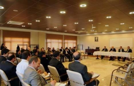 <p><b>Daire Bakan- Bamfetti- Kariyer Uzman-Yarbay</b></p>    25 YIL 2.811,73  <p>26 YIL 2.838,57</p>  27 YIL 2.865,41  <p>28 YIL 2.892,25</p>  29 YIL 2.919,09  <p>30 YIL 2.945,93</p>  31 YIL 2.972,78  <p>32 YIL 2.999,62</p>  33 YIL 3.026,46  <p>34 YIL 3.053,30</p>  35 YIL 3.080,14  <p>40 YIL 3.214,35</p>  45 YIL 3.348,55  <p>50 YIL -</p>  25 YIL KRAMYE 64.522,46  <p>30 YIL KRAMYE 77.426,95</p>