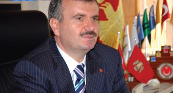 <p><b>TAHR AKYREK KMDR?</b></p>      Ankara niversitesi Hukuk Fakltesi'ni bitirdi. Ba-Kur Konya l Mdrl'nde Avukat, Konya Ticaret Odas'nda Genel Sekreter olarak grev yapt. eitli sivil toplum kurulularnda yneticiliklerde bulundu. Daha sonra Serbest Avukat olarak alt. 2004 ylndan itibaren Konya Bykehir Belediye Bakanlk grevini yapmakta olan Akyrek, evli ve 3 ocuk babasdr.