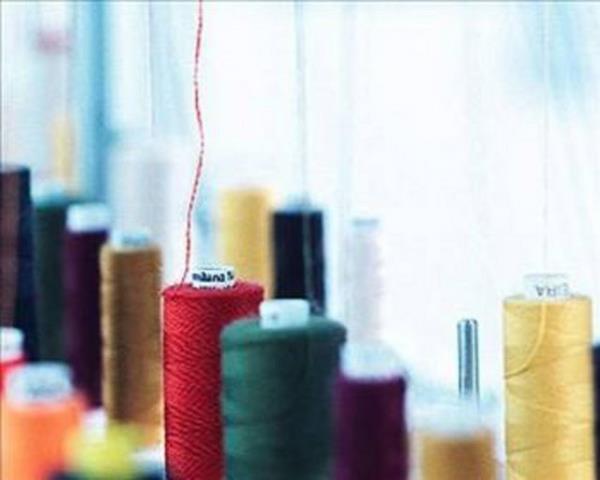 Gmleklerin ifresini ve dokuma tekniinde kullanlan forml bulmak ise merak tatmininden daha te bir anlam tayor. Ama, "altn oran" Trk tekstilinin hizmetinde kullanmak.