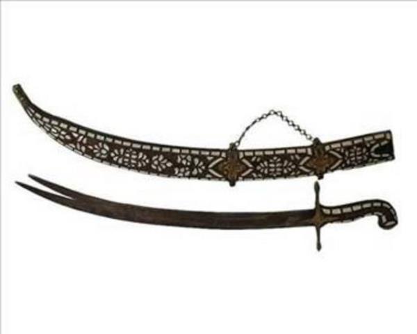 Hlya Tezcan, gmleklerde Sleyman Mhr'nn saltanatn ebediyetini temsilen kullanldn ve , Hz. Muhammed ve Hz. Ali isimlerinin ounlukla bir arada anldn tespit etmi.