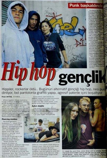 1998) Hippiler, rockerler ld..Bugnn alternatif genlii hip hop, neo punk dinliyor, bol pantolonla graffiti yapp, agresif patenle iini boaltyor.
