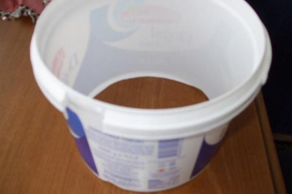 Plastik yourt kabn saks yapar.