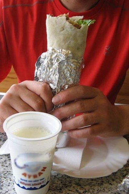 Drmn son lokmasyla ayrann son yudumunu denk getirmek.