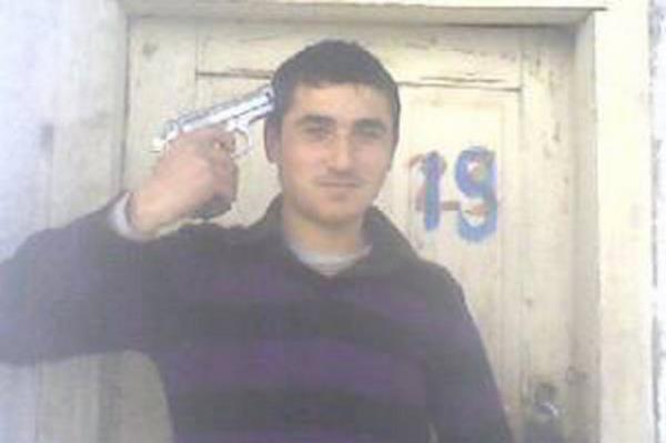 Elindeki silahla aka yapabilmektir.