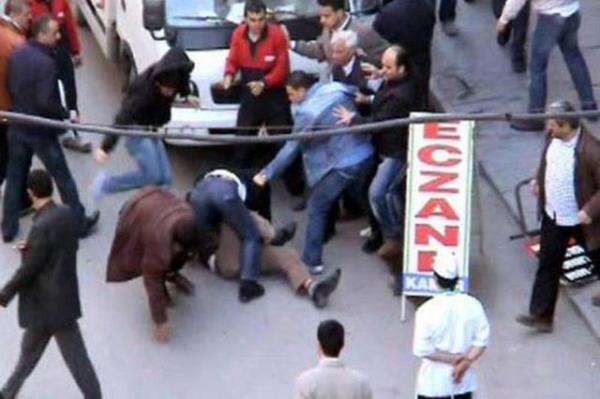 Kavgadan sonra 'teker teker gelin' diyebilmektir.