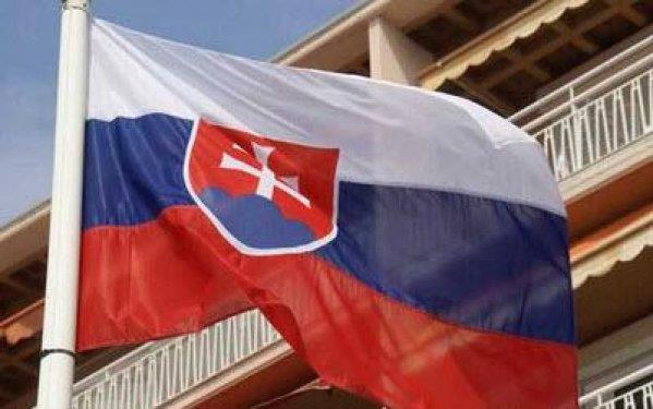 <p><b>Slovakya</b></p>  Fiyat: 1847 TL