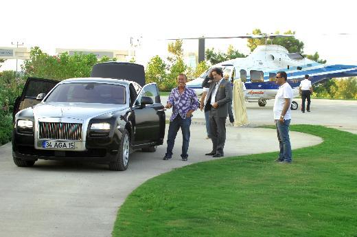 Bir yerden "Yetersiz bakiye" diye ses geliyor. Fakirler fazla uzaa gitmi olamaz.     <p>Sherlock Aaolu.</p>