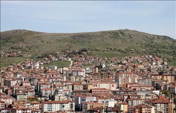 <p><b>Yozgat</b></p>  2013 nfusu: 441.642  <p>2014 nfusu: 429.708</p>  2015 nfusu: 417.402  <p>2016 nfusu: 404.714</p>  2017 nfusu: 391.664  <p>2018 nfusu: 378.276</p>  2019 nfusu: 364.508  <p>2020 nfusu: 350.384</p>  2021 nfusu: 335.900  <p>2022 nfusu: 321.074</p>  2023 nfusu: 305.907