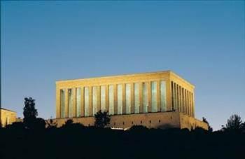 <p><b>Ankara</b></p>  2013 nfusu: 5.056.126  <p>2014 nfusu: 5.146.307</p>  2015 nfusu: 5.235.807  <p>2016 nfusu: 5.324.705</p>  2017 nfusu: 5.413.000  <p>2018 nfusu: 5.500.577</p>  2019 nfusu: 5.587.439  <p>2020 nfusu: 5.673.544</p>  2021 nfusu: 5.758.868  <p>2022 nfusu: 5.843.435</p>  2023 nfusu: 5.927.209