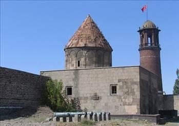 <p><b>Erzurum</b></p>  2013 nfusu: 780.478  <p>2014 nfusu: 782.634</p>  2015 nfusu: 784.693  <p>2016 nfusu: 786.659</p>  2017 nfusu: 788.538  <p>2018 nfusu: 790.306</p>  2019 nfusu: 791.979  <p>2020 nfusu: 793.541</p>  2021 nfusu: 794.956  <p>2022 nfusu: 796.213</p>  2023 nfusu: 797.241