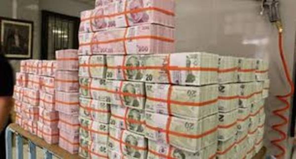 14 gnlk cayma sreci dolmadan tketiciden deme yaplmasnn istenmesi veya tketiciyi bor altna sokan belge verilmesinin yasaklanmasnn satlarda sorunlara yol aabilecei kaydedildi.