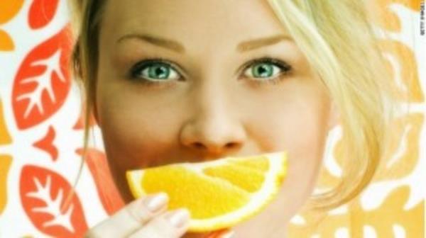 Enfeksiyonlardan korur. Portakal iinde 150 farkl faydal besin ve 60?tan fazla vitamin bulunduran bir narenciye trdr. Tm bu maddeler portakal vcudumuzu virslerden ve enfeksiyonlardan koruyan antioksidan bakmndan olduka zengindir.