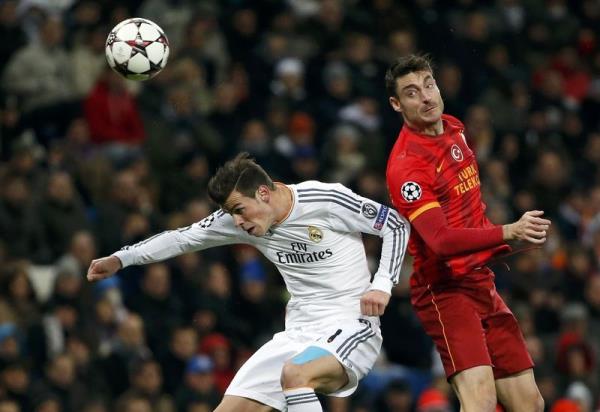 Karlamada 10 kii kalan Real Madrid karsnda kt bir oyun sergileyen sar krmzl ekip sosyal medyada byk tepki ald