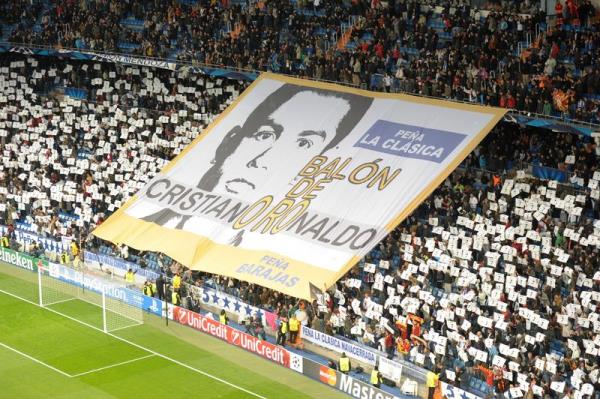 2 metre boyunla 35 metre frikikten artma gol yemeyi nasl baardn bi anltr msn :s